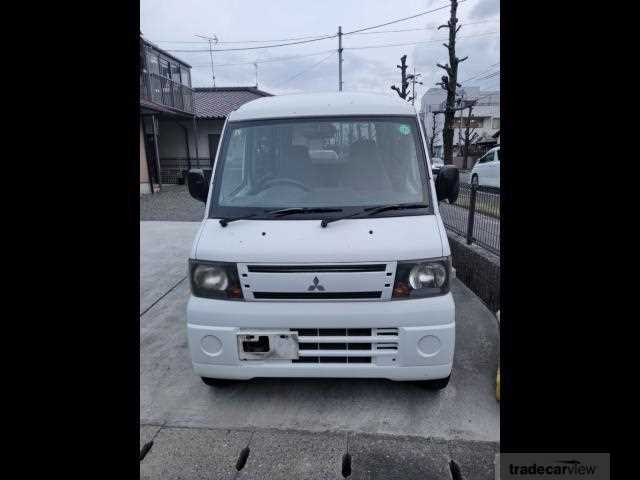 2011 Mitsubishi Minicab Van