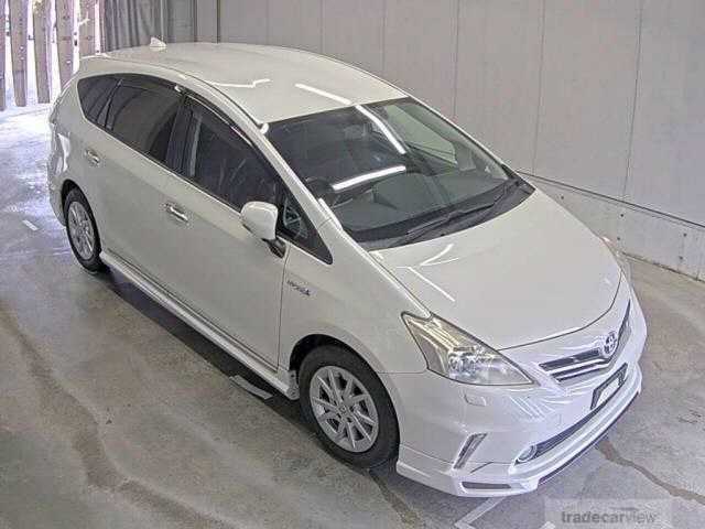 2011 Toyota PRIUS α