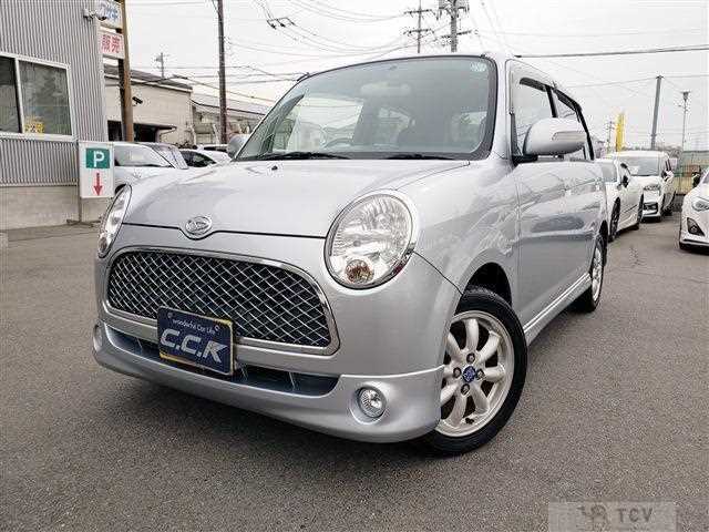 2005 Daihatsu Miragino