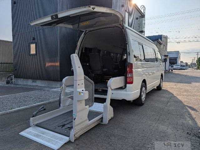 2011 Toyota Hiace Commuter
