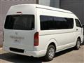 2011 Toyota Hiace Commuter