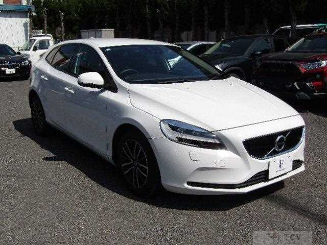 2018 Volvo V40