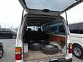 2000 Nissan Caravan Van