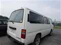 2000 Nissan Caravan Van