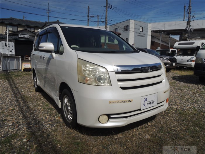 2009 Toyota Noah