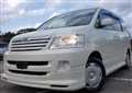 2004 Toyota Noah