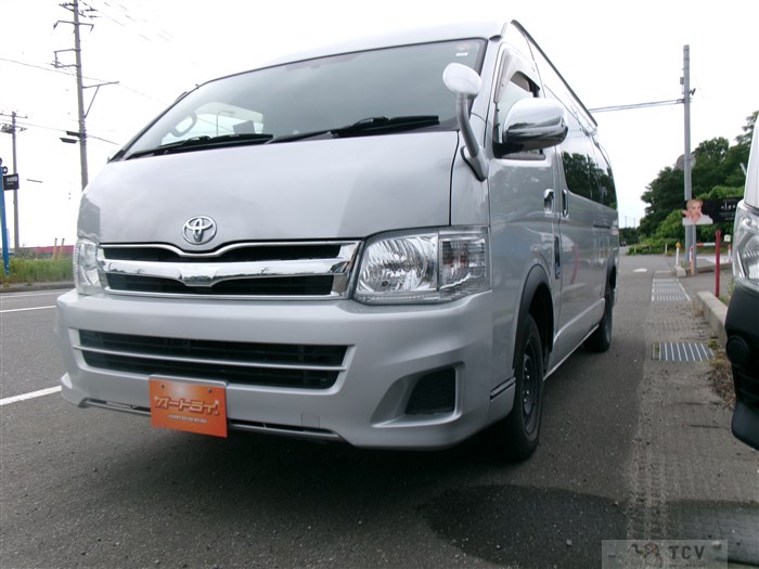 2005 Toyota Hiace Commuter