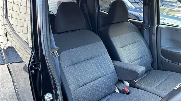 Nissan Nissan Others G 2023 — миниатюра 7