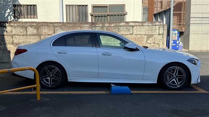 Mercedes-Benz C-Class C180 AMG 2023 — миниатюра 4