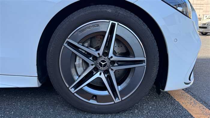 Mercedes-Benz C-Class C180 AMG 2023 — миниатюра 9