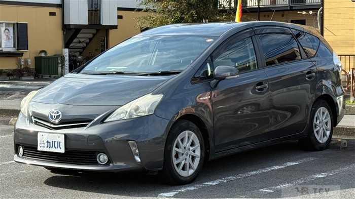 2013 Toyota PRIUS α
