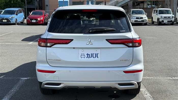 Mitsubishi OUTLANDER PHEV 2023 — фото 5 купить в Москве