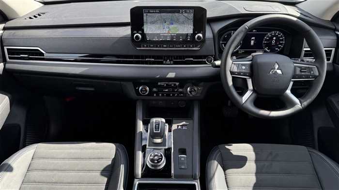 Mitsubishi OUTLANDER PHEV 2023 — фото 6 купить в Москве