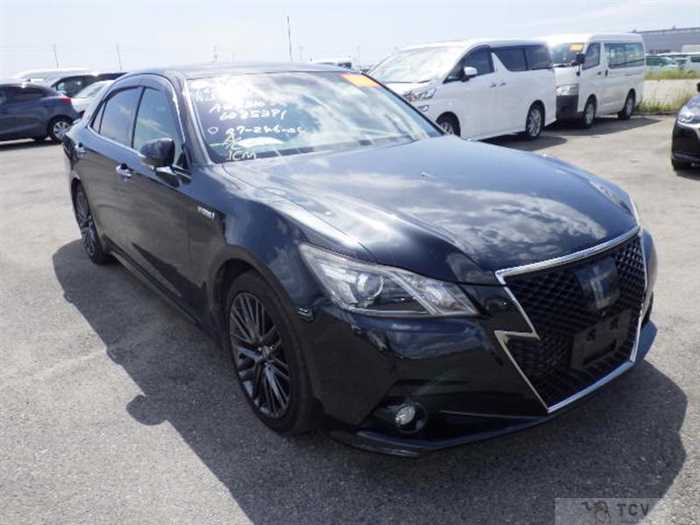 2015 Toyota Crown Hybrid