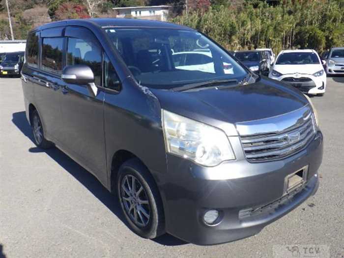 2011 Toyota Noah