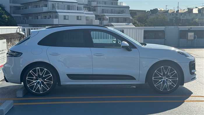 Porsche Macan T 2023 — миниатюра 4
