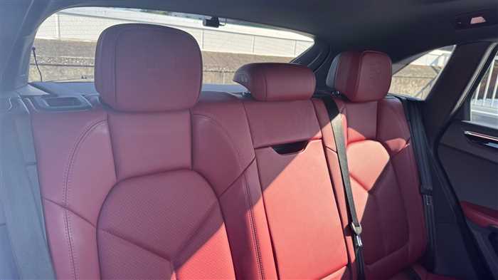 Porsche Macan T 2023 — миниатюра 7