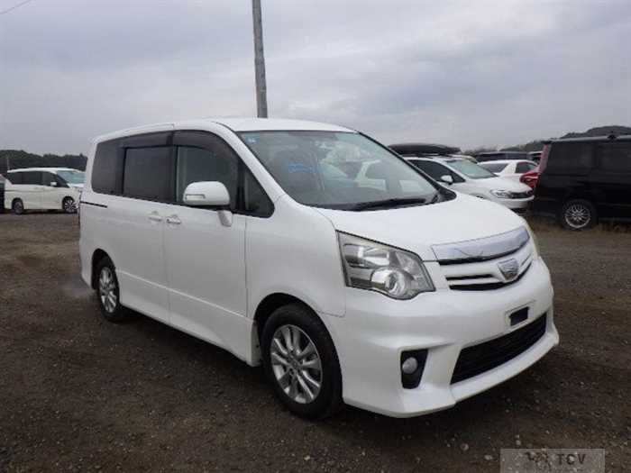 2013 Toyota Noah
