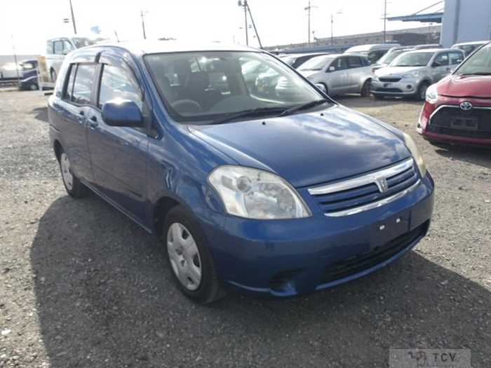 2004 Toyota Raum