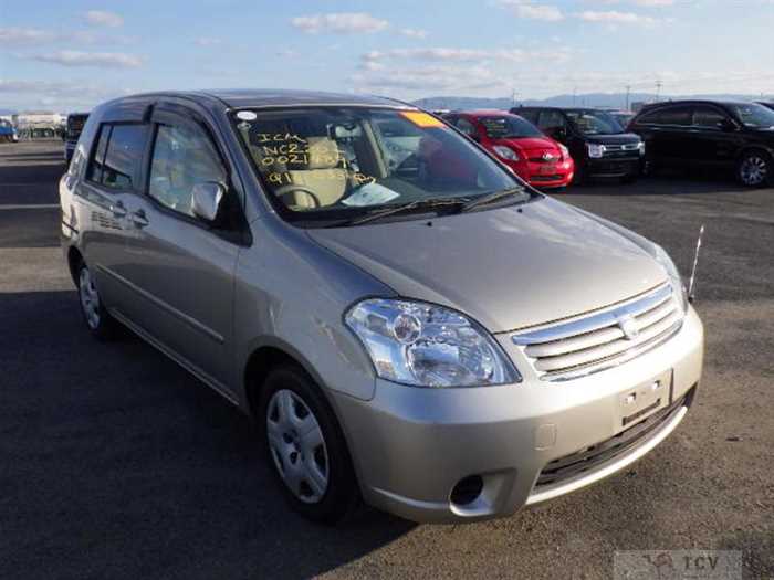 2003 Toyota Raum