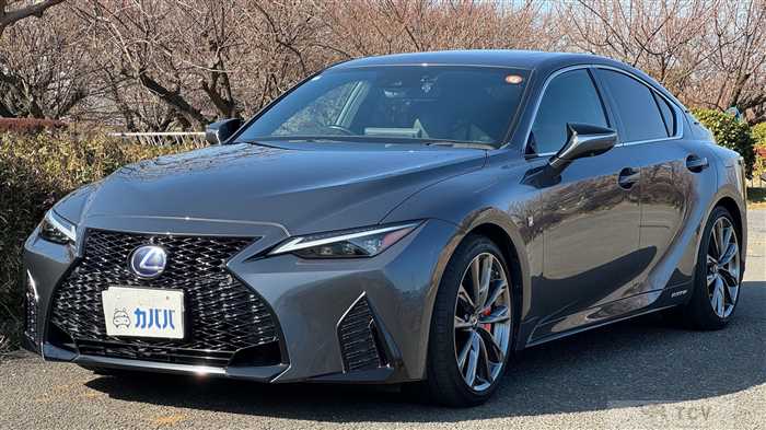 2021 Lexus IS