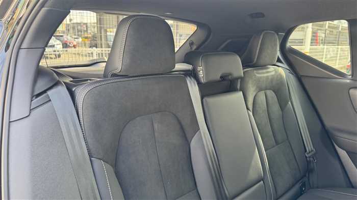 Volvo XC40 2023 — фото 8 купить в Москве
