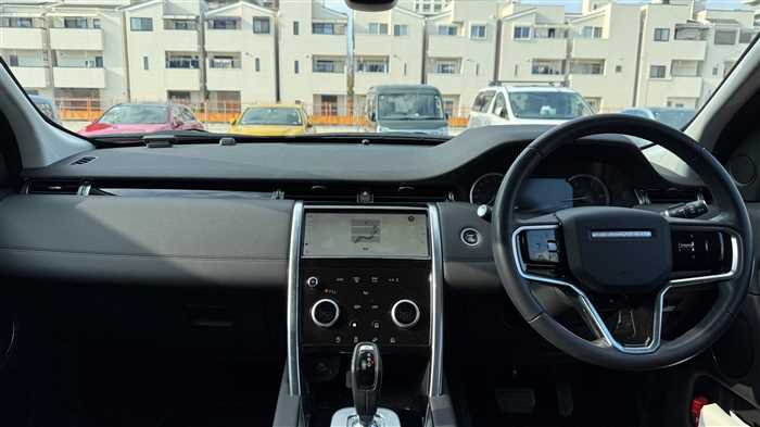 Land Rover Discovery Sport 2023 — фото 6 купить в Москве