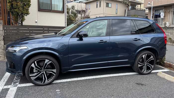 Volvo XC90 2023 — фото 4 купить в Москве