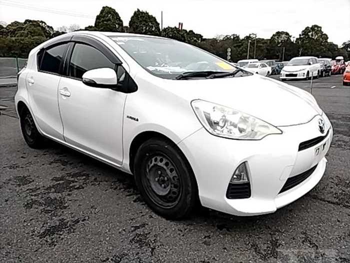 2013 Toyota AQUA