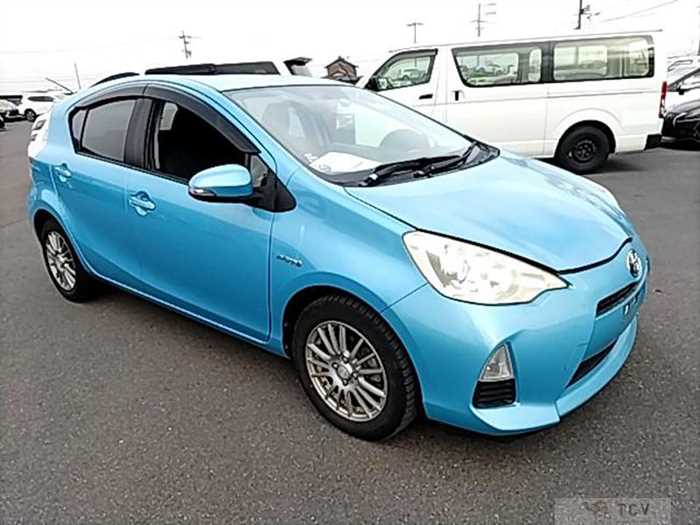 2013 Toyota AQUA
