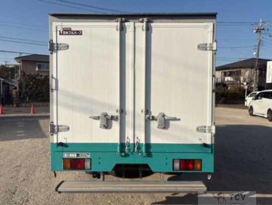 2017 Isuzu Elf Truck