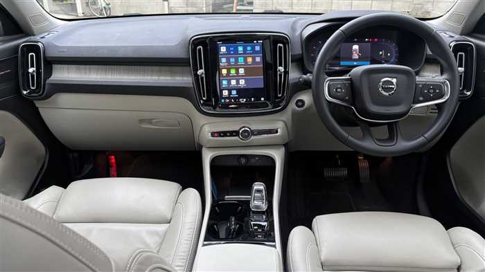 Volvo XC40 2023 — фото 6 купить в Москве