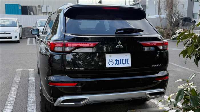 Mitsubishi OUTLANDER PHEV 2023 — фото 5 купить в Москве