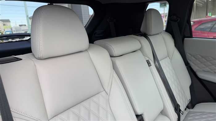 Mitsubishi OUTLANDER PHEV 2023 — фото 8 купить в Москве