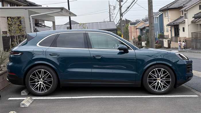 Porsche Cayenne 2023 — фото 4 купить в Москве
