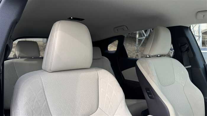 Lexus RX 350h L 4WD 2024 — миниатюра 6