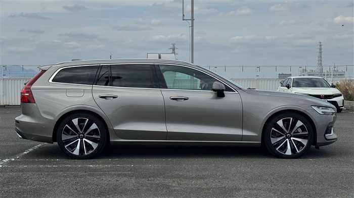 Volvo V60 T6 AWD 2022 — миниатюра 4