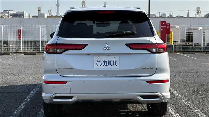 Mitsubishi OUTLANDER PHEV 2023 — фото 5 купить в Москве