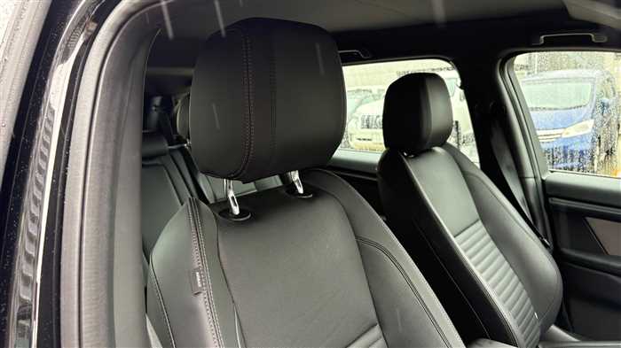 Land Rover Discovery Sport 2024 — фото 8 купить в Москве