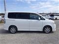 2008 Toyota Voxy