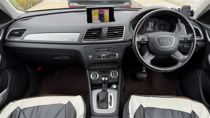 Audi Q3 2012 photo 5