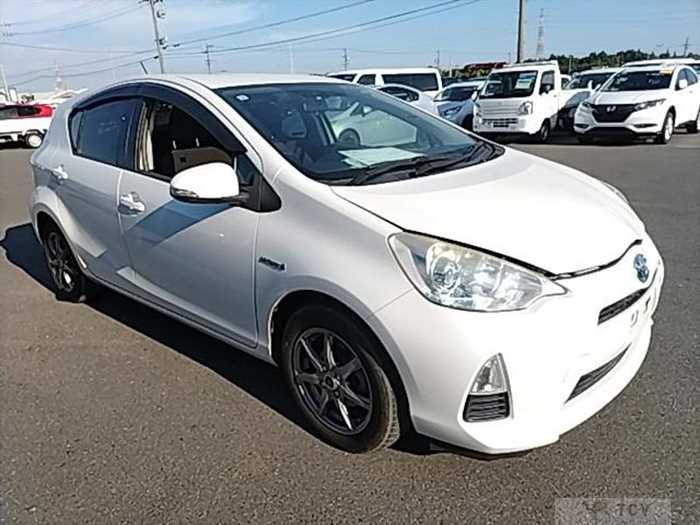 2013 Toyota AQUA