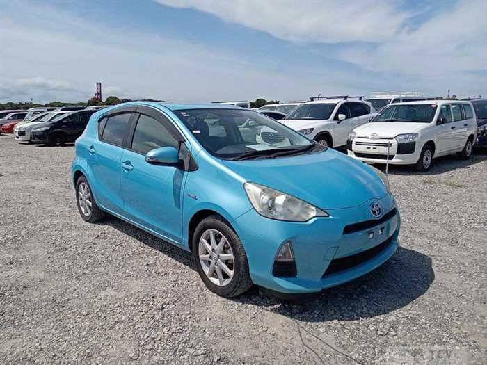 2013 Toyota AQUA