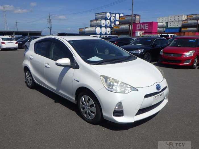 2013 Toyota AQUA