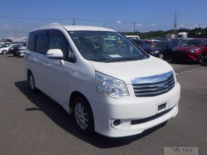 2012 Toyota Noah
