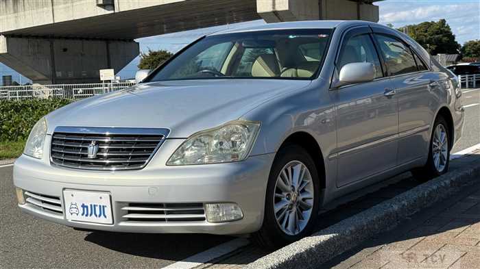 2004 Toyota Crown Royal Series