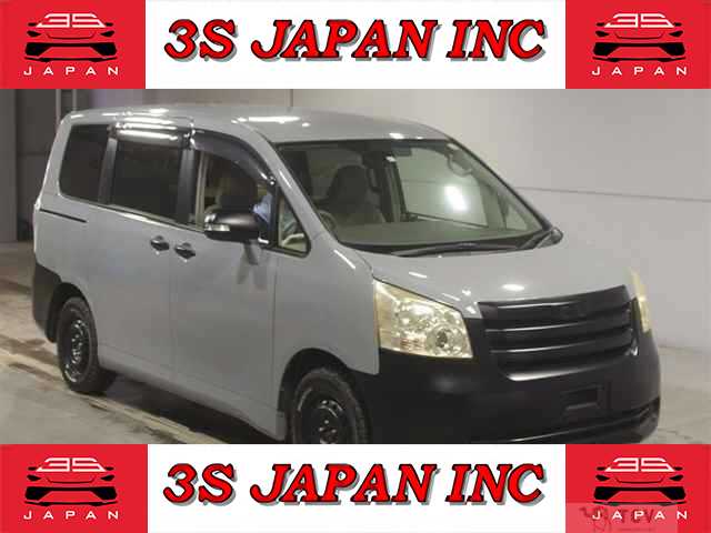 2010 Toyota Noah