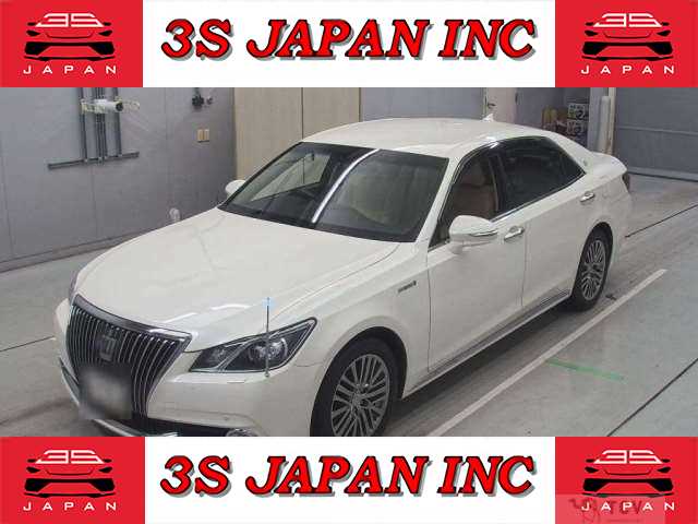 2013 Toyota Crown Majesta