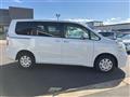 2010 Toyota Noah