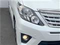 2013 Toyota Alphard